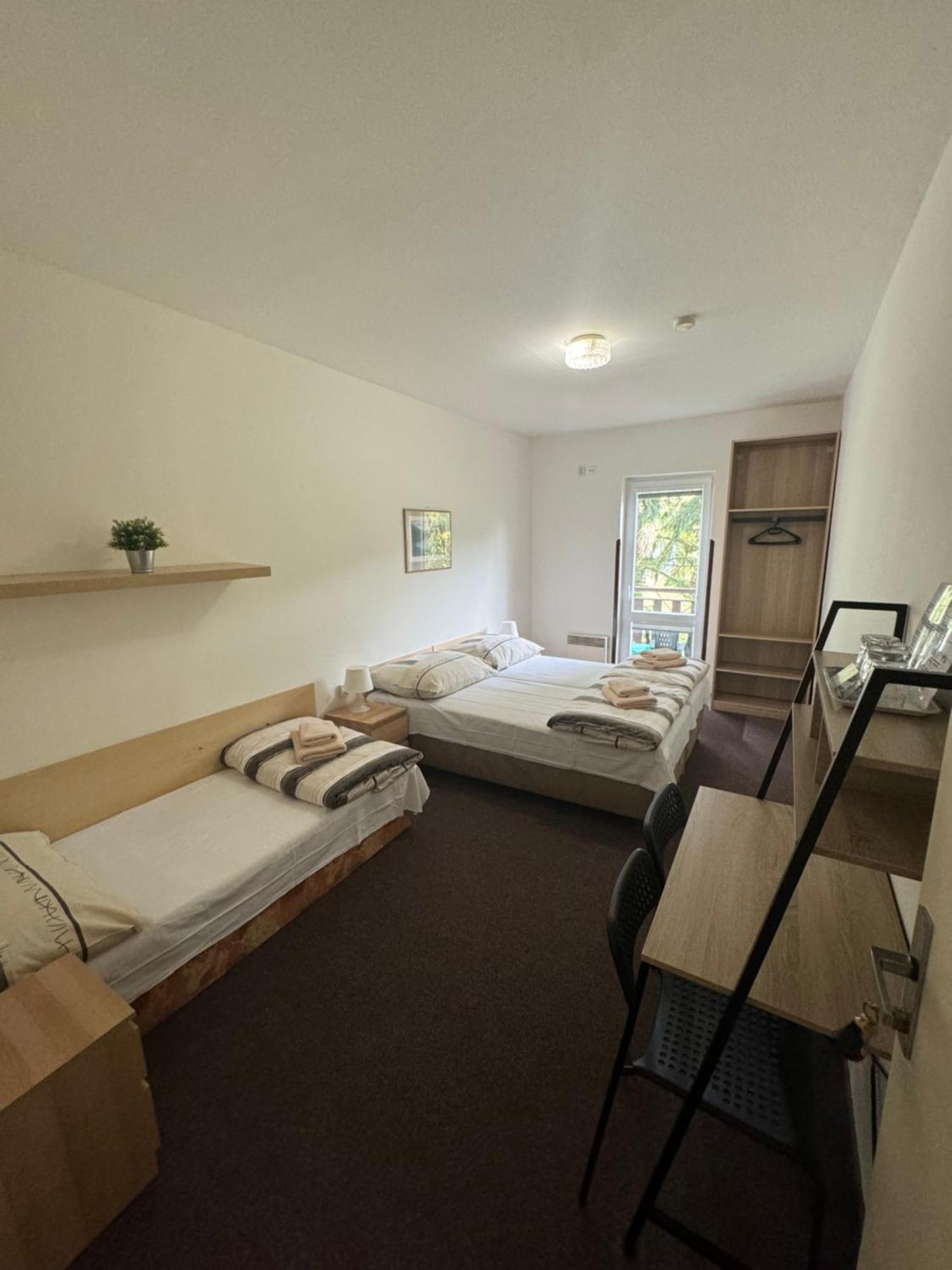 Hotel Formule Дечин Екстер'єр фото