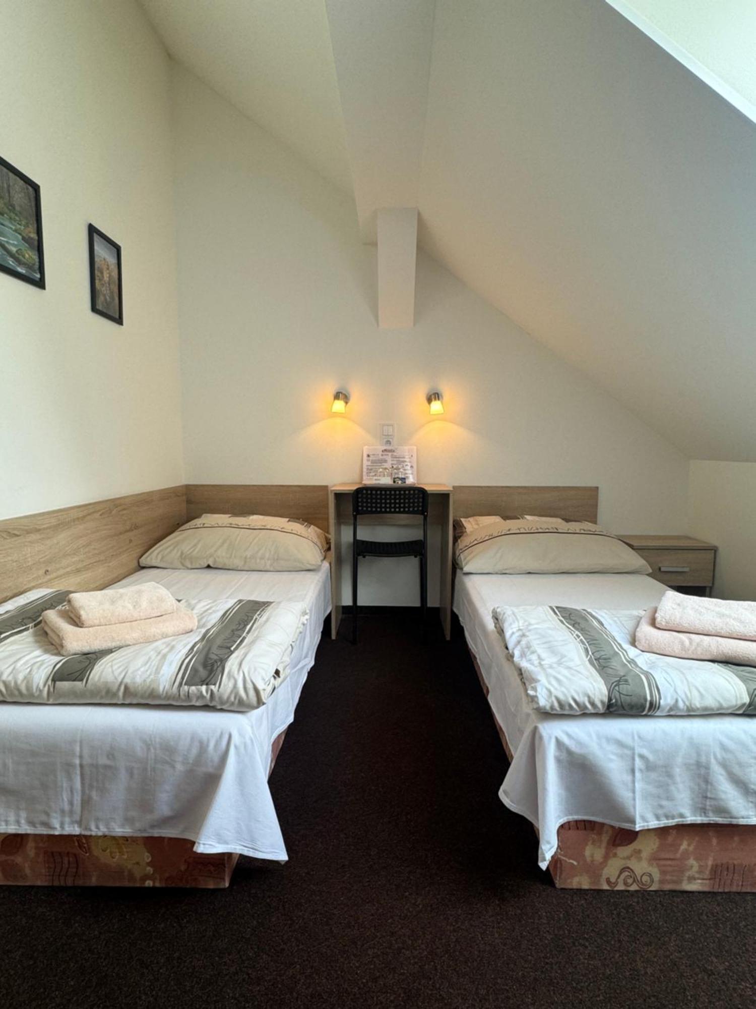 Hotel Formule Дечин Екстер'єр фото
