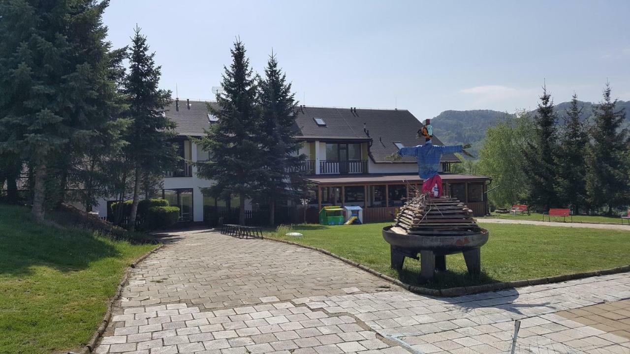 Hotel Formule Дечин Екстер'єр фото