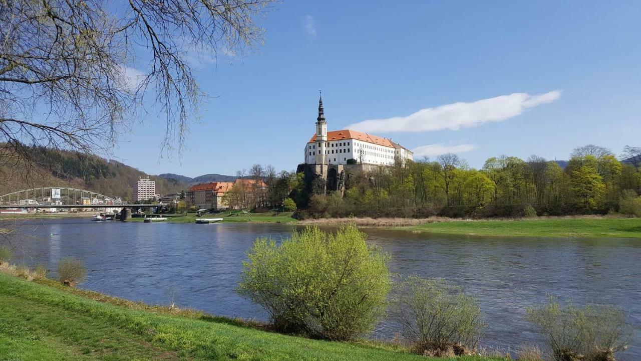 Hotel Formule Дечин Екстер'єр фото
